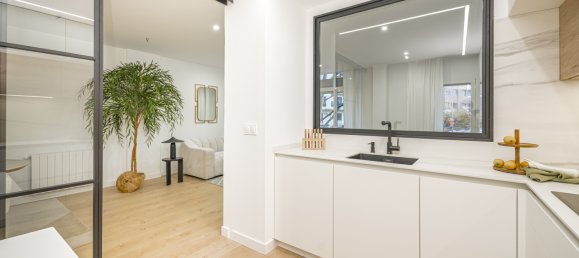 4 bedrooms Apartment in Madrid, Spain No. 126868 18