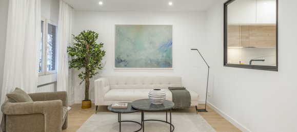 4 bedrooms Apartment in Madrid, Spain No. 126868 3