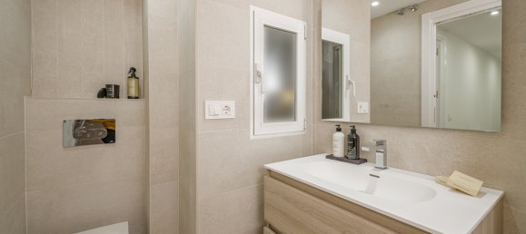 4 bedrooms Apartment in Madrid, Spain No. 126868 40