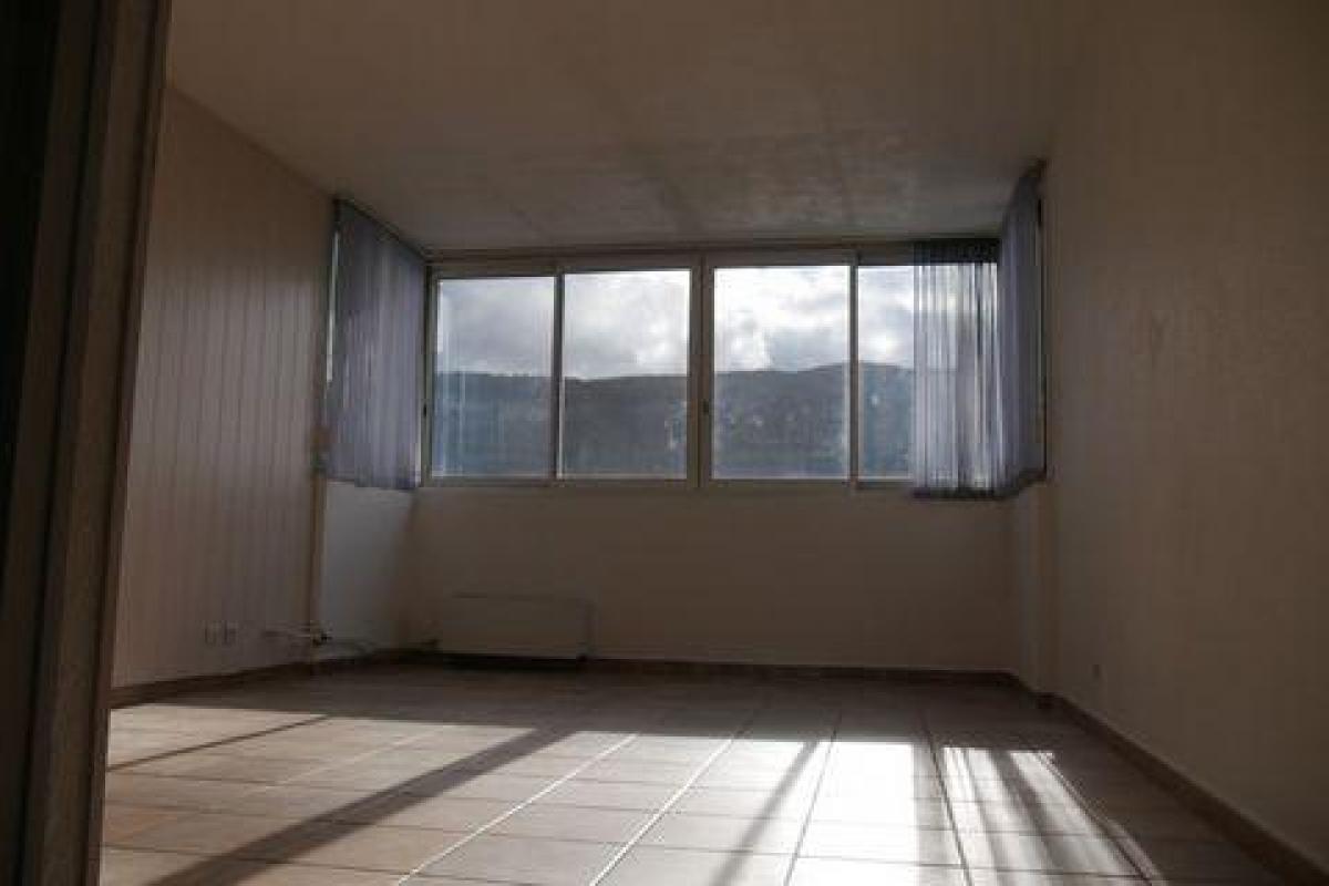 3 bedrooms Condo in Annemasse, France No. 34871