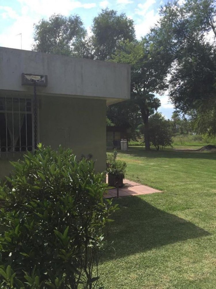 3 bedrooms Farm in Malvinas Argentinas, Argentina No. 48048