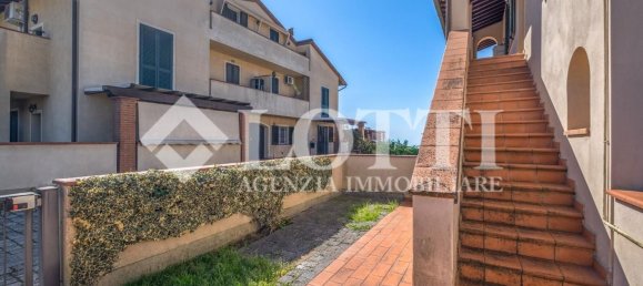 3 rooms Apartment in Calcinaia, Italy No. 49209 21