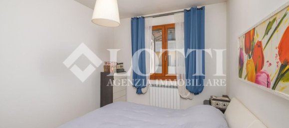 3 rooms Apartment in Calcinaia, Italy No. 49209 8