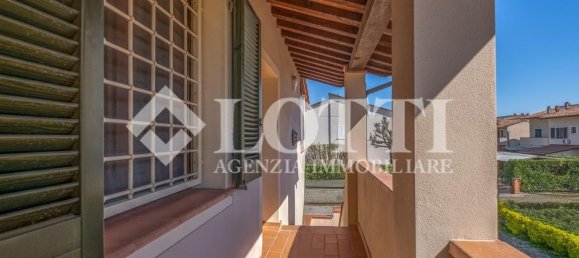 3 rooms Apartment in Calcinaia, Italy No. 49209 23