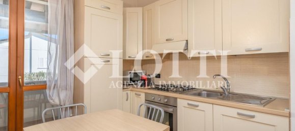 3 rooms Apartment in Calcinaia, Italy No. 49209 27