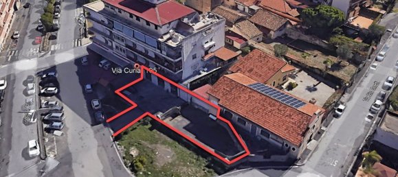 296m² Commercial property in Catania, Italy No. 256917 2