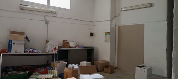 296m² Commercial property in Catania, Italy No. 256917 3