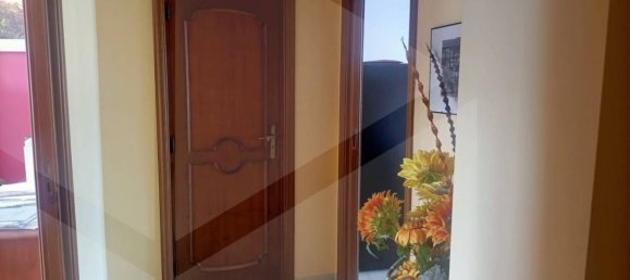 5 bedrooms Apartment in Bari, Italy No. 33910 4