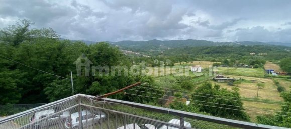 4 bedrooms Apartment in Follo, Italy No. 261793 7