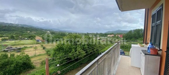 4 bedrooms Apartment in Follo, Italy No. 261793 5