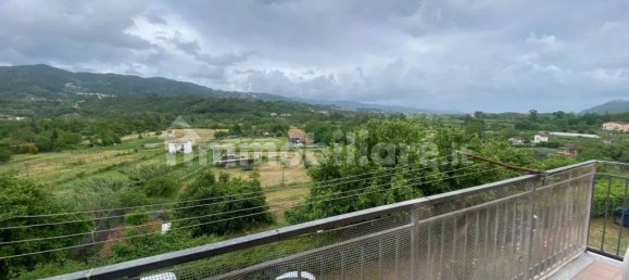 4 bedrooms Apartment in Follo, Italy No. 261793 6