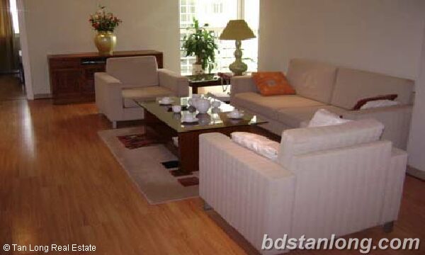 3 bedrooms Apartment in Tay Ho, Vietnam No. 5688