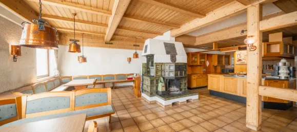 Edificio de 15 habitaciónes en Esslingen, Germany No. 81399 7