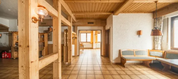 Edificio de 15 habitaciónes en Esslingen, Germany No. 81399 6