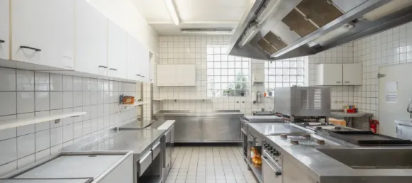 Edificio de 15 habitaciónes en Esslingen, Germany No. 81399 8