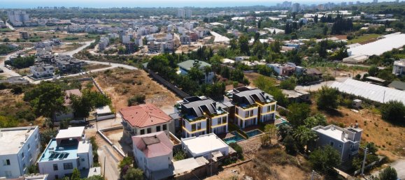 Villa 5+1 in Lara, Turkey No. 22993 11