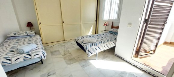 Adosado de 4 dormitorios en Fuengirola, Spain No. 147395 9