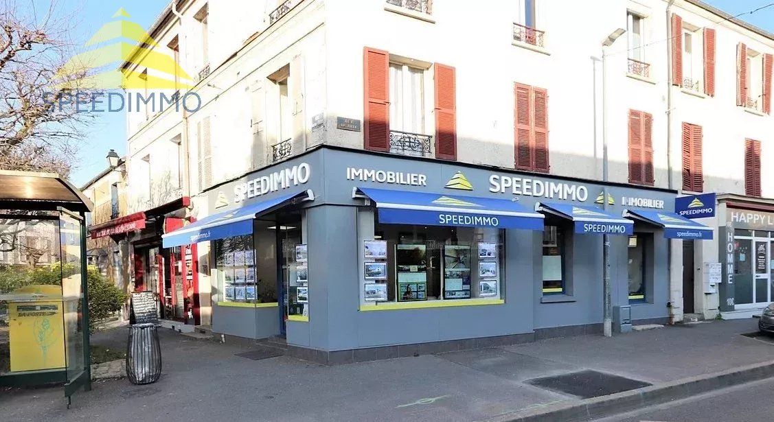 615m² Land in Villecresnes, France No. 189711