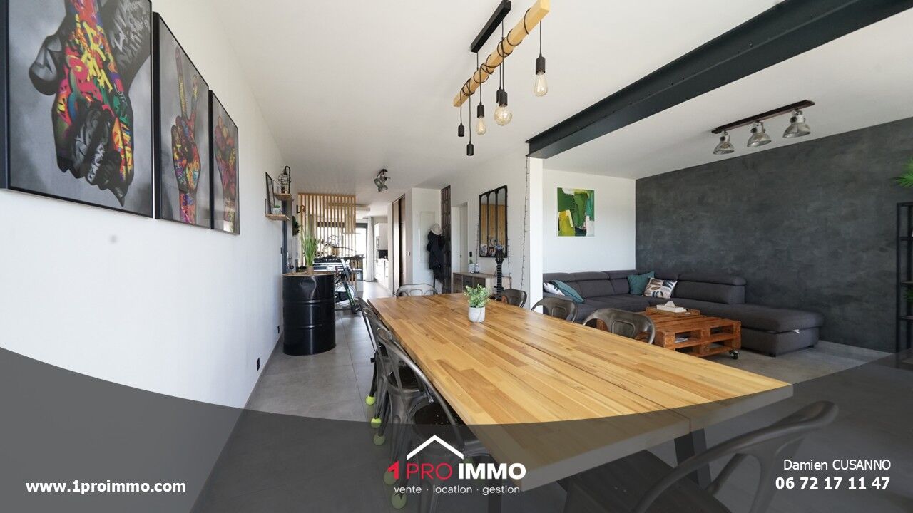Apartamento de 4 habitaciónes en Grenoble, France No. 331093