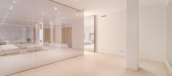 6 bedrooms Villa in Marbella, Spain No. 109016 15