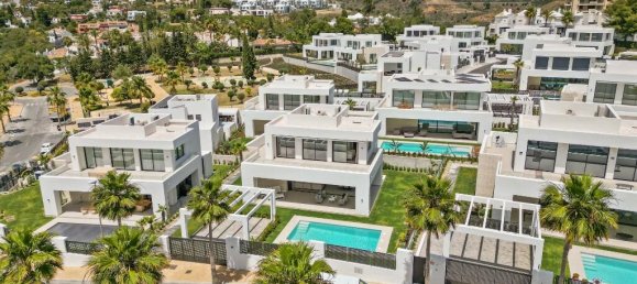 6 bedrooms Villa in Marbella, Spain No. 109016 4