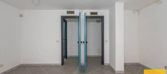 Офис с 3 комнатами в Палермо, Италия № 263108 8