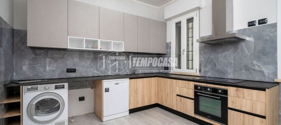 3 chambres Appartement à Reggio Emilia, Italy No. 341755 2