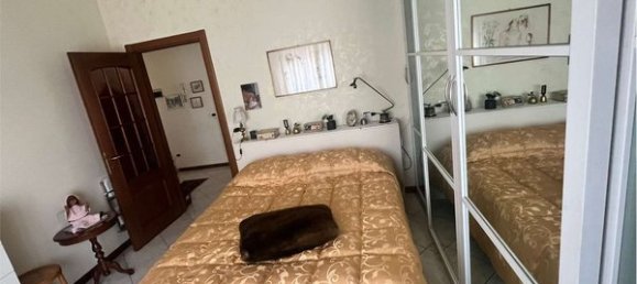 2-salle Appartement à Limbiate, Italy No. 181195 6