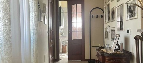 2-salle Appartement à Limbiate, Italy No. 181195 17