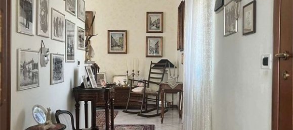 2-salle Appartement à Limbiate, Italy No. 181195 16