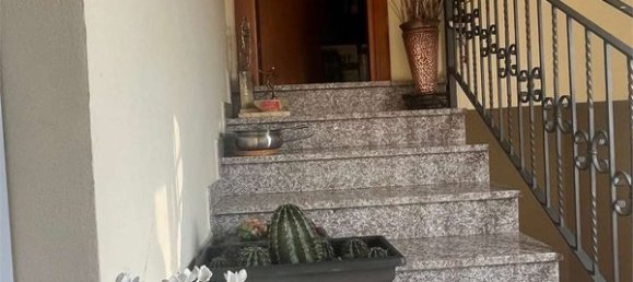 2-salle Appartement à Limbiate, Italy No. 181195 21