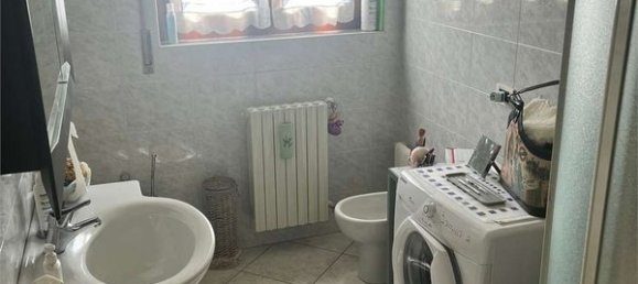 2-salle Appartement à Limbiate, Italy No. 181195 9