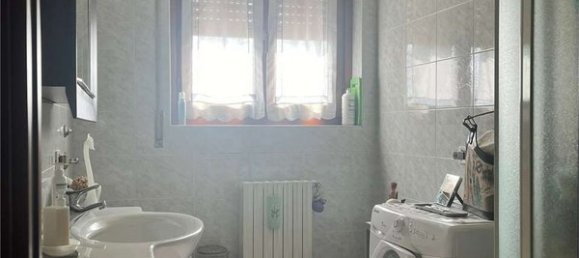 2-salle Appartement à Limbiate, Italy No. 181195 20