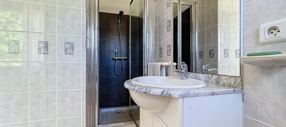 3 bedrooms Villa in Nebian, France No. 276945 8