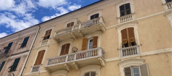 6 rooms Apartment in Albenga, Italy No. 116076 10