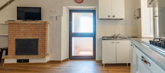 3 rooms Apartment in Campagnatico, Italy No. 261421 4