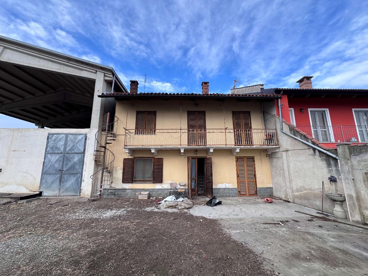 6-Zimmer Haus in Piscina, Italy, Nr. 70621