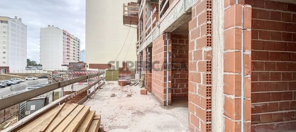 2 chambres Appartement à Corroios, Portugal No. 159524 2