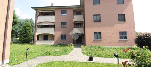 2-salle Appartement à Aicurzio, Italy No. 17622 3