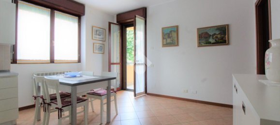 2-salle Appartement à Aicurzio, Italy No. 17622 22