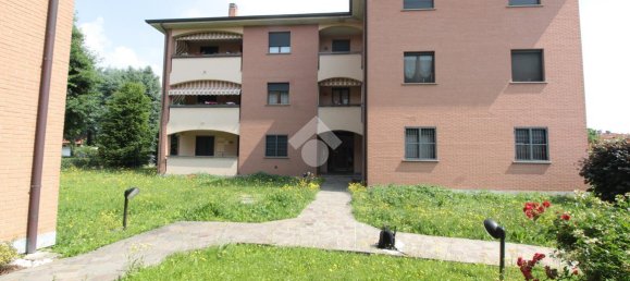 2-salle Appartement à Aicurzio, Italy No. 17622 7