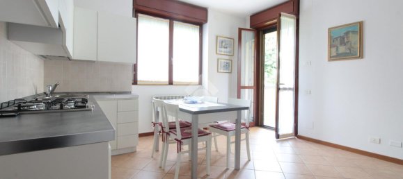 2-salle Appartement à Aicurzio, Italy No. 17622 23