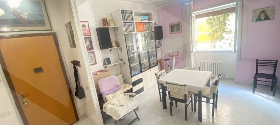 2-salle Appartement à Rome, Italy No. 30490 3