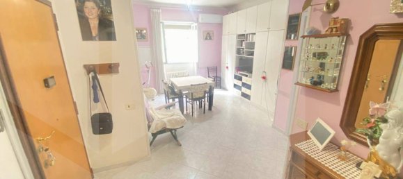 2-salle Appartement à Rome, Italy No. 30490 4