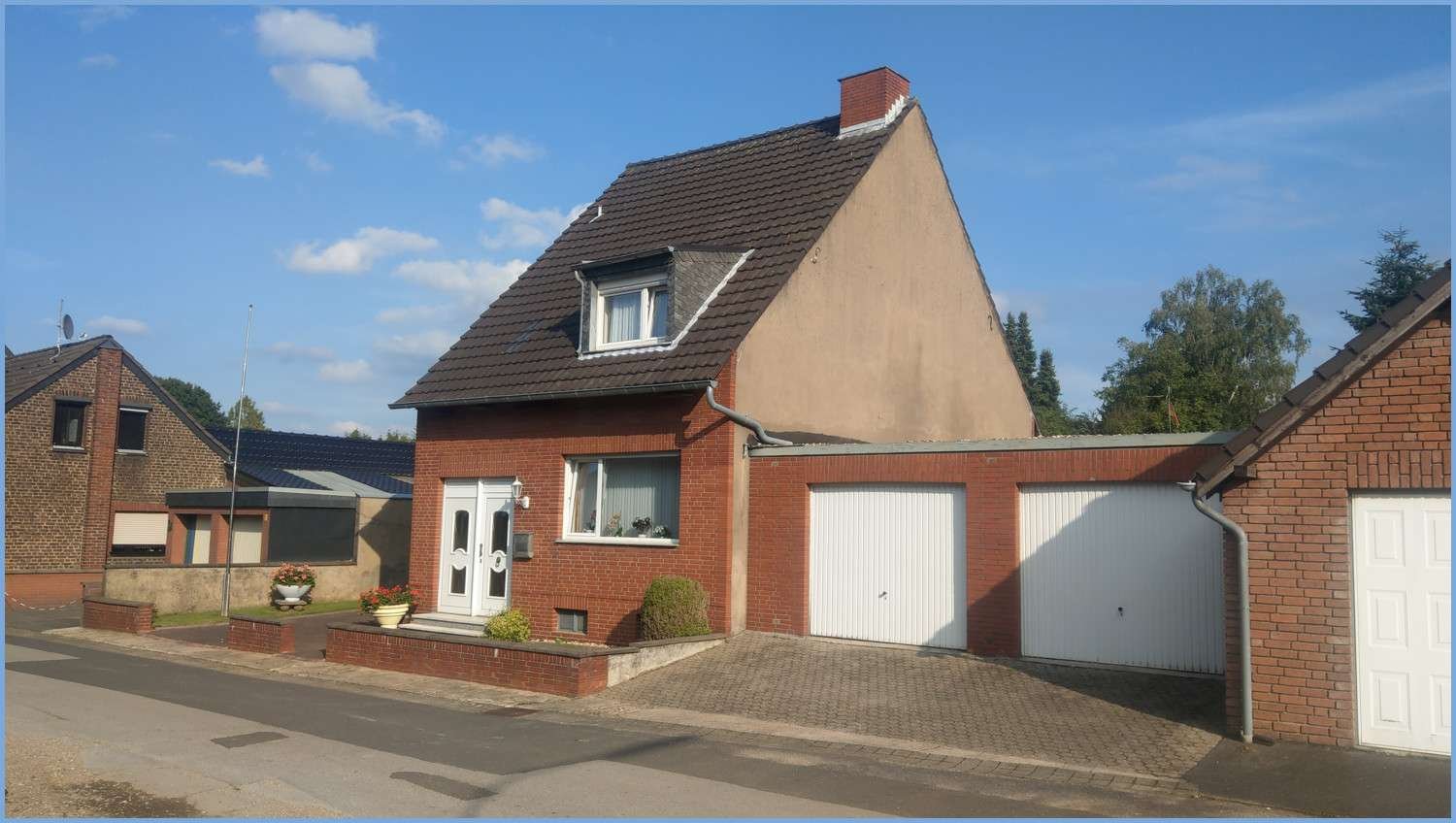 256m² Land in North Rhine-Westphalia, Germany No. 152052