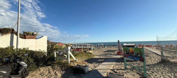 Dúplex de 3 habitaciónes en Ardea, Italy No. 277582 33