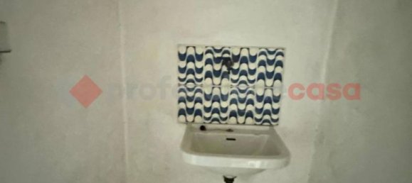 Коммерческая недвижимость с 1 комнатой в Ареццо, Италия № 81270 7