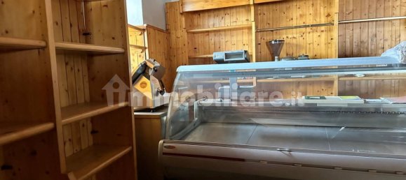 Коммерческая недвижимость с 1 комнатой в Ареццо, Италия № 81270 2