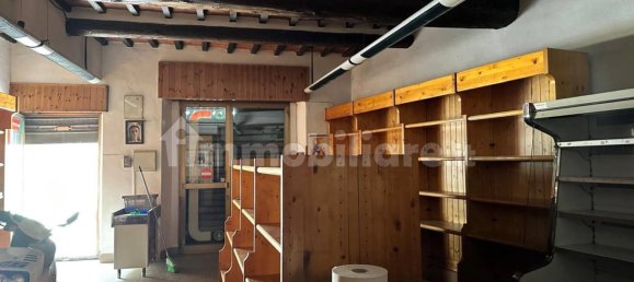 Коммерческая недвижимость с 1 комнатой в Ареццо, Италия № 81270 3