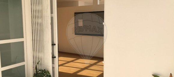 57m² Commercial property in Casal de Cambra, Portugal No. 93152 14